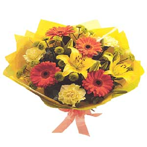 Hand tied ouquet of flowers - beautiful fresh flowers delivered in the UK